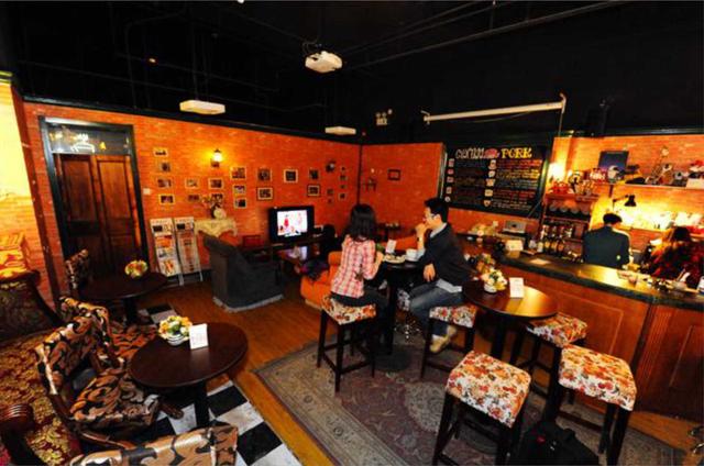 服装店逆袭记 从被电商拖垮到美发饰品跨界转型的成功之路